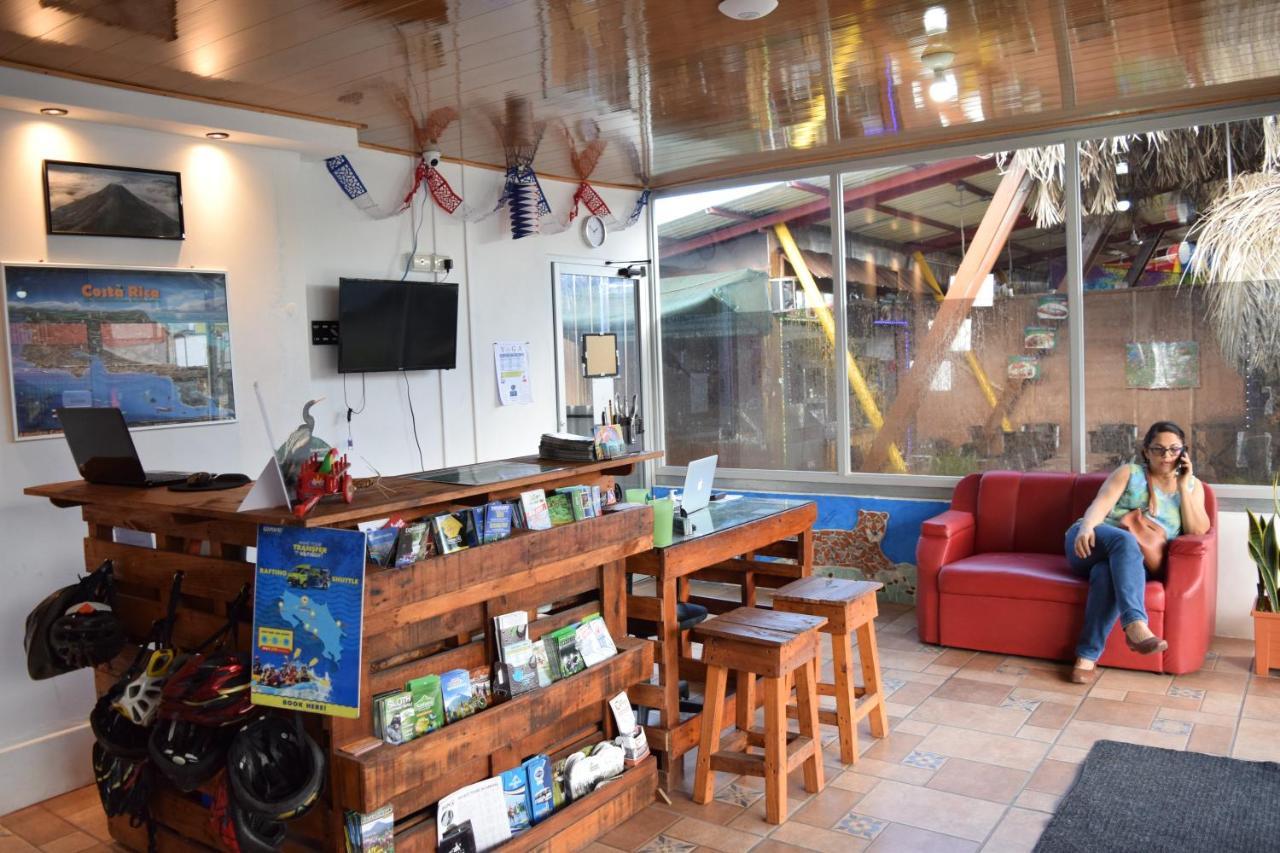 Arenal Container Hostel La Fortuna Buitenkant foto