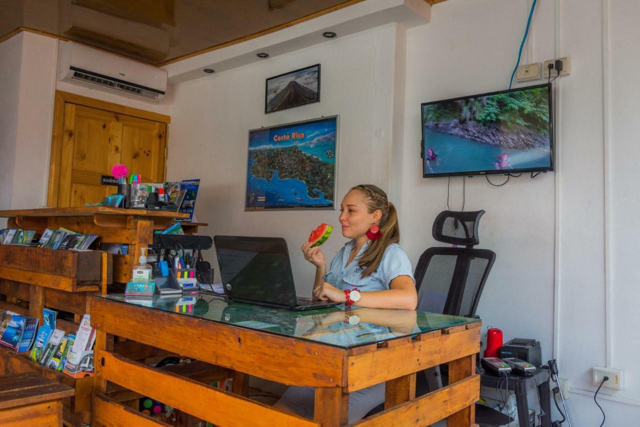 Arenal Container Hostel La Fortuna Buitenkant foto